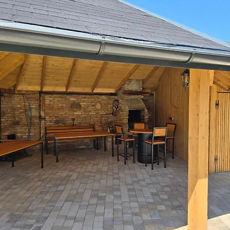 شقة Luxusny Karolina *